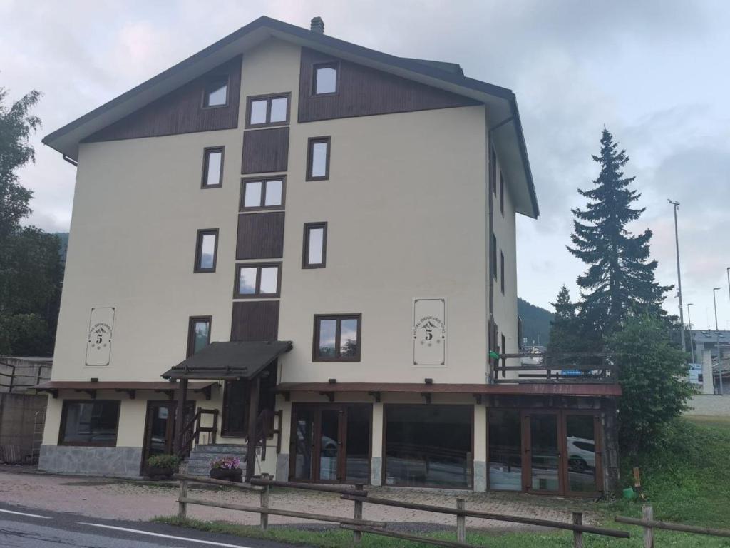 Hotel Genevris Cinq - 2