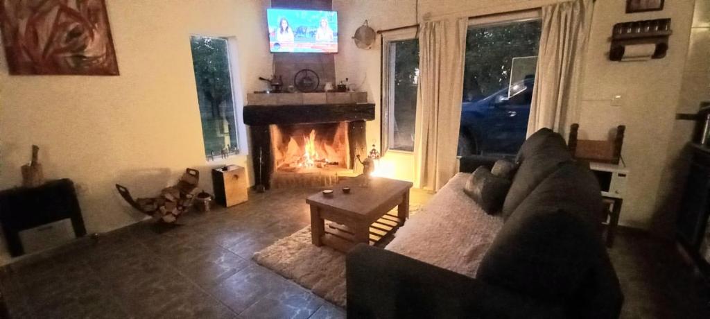 Espectacular Casa Quinta con Viñedo y Piscina privada en San Rafael Mendoza - 3