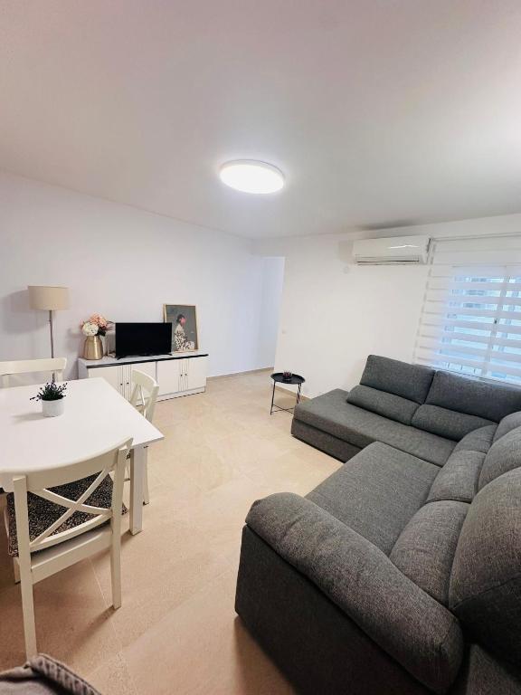 3 bedrooms flat-Fuengirola center-2 min from beach - 2