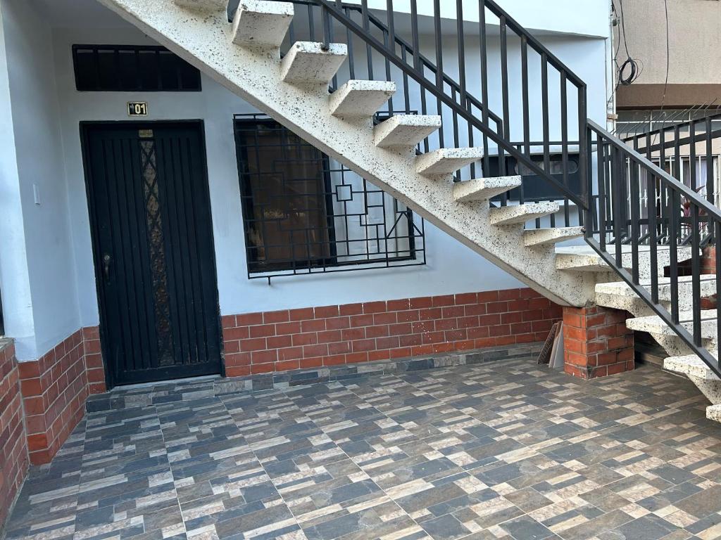 Apartamento 101 céntrico amplio y seguro - 1