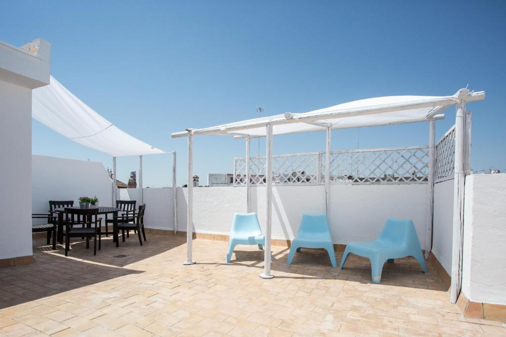 Apartamentos Diaber San Leandro — Hotel in Seville