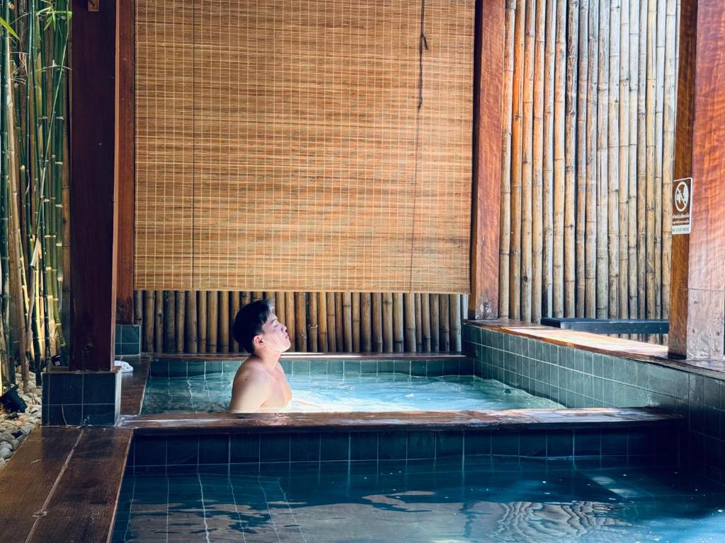 Hot spring bath