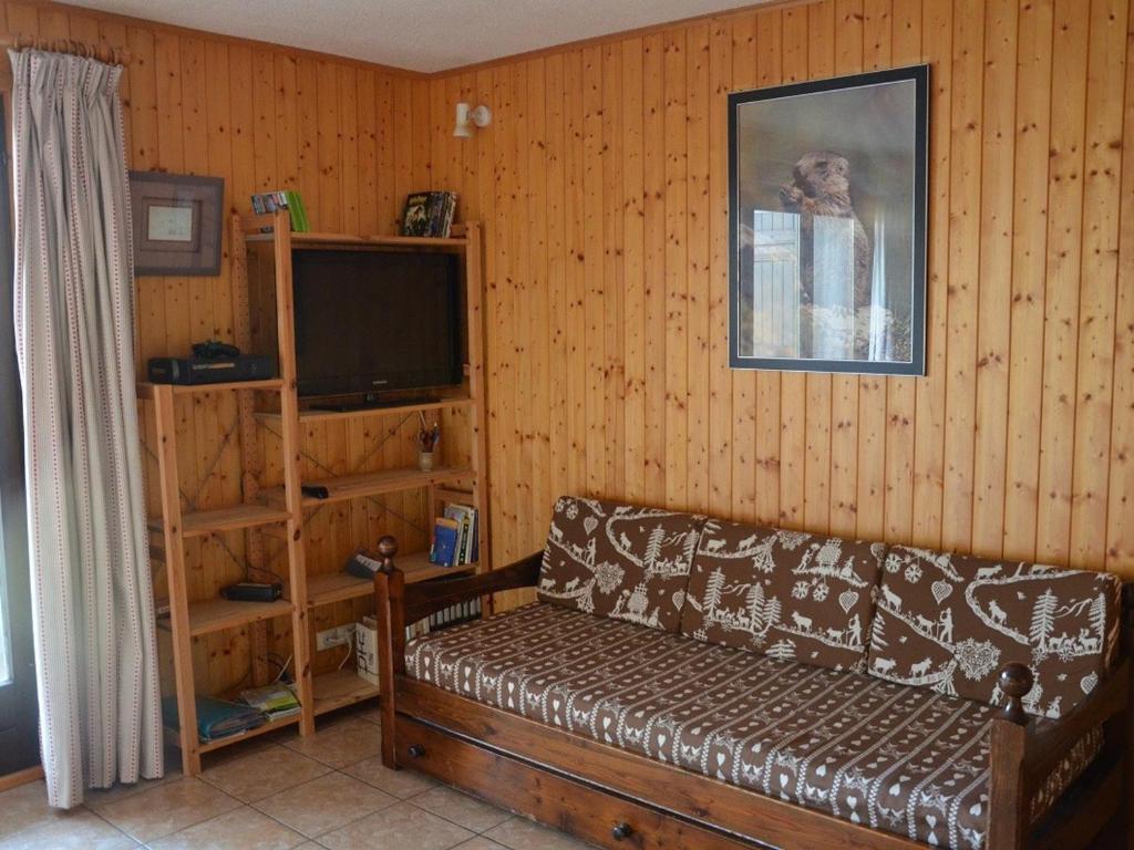 Charmant 2 pièces avec WIFI et 4 couchages à Le Pernant - FR-1-836-16 - 1