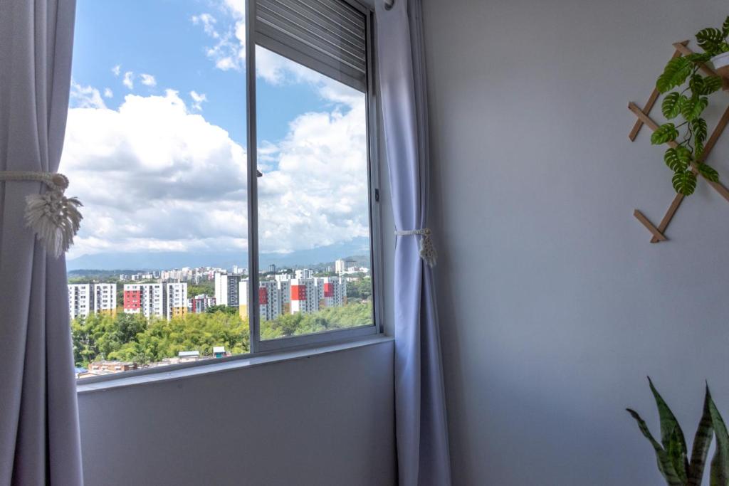 Acogedor Apartaestudio con Vista a la Ciudad y las Montañas - Zona Central - 1 Dormitorio Piso 14 - 4