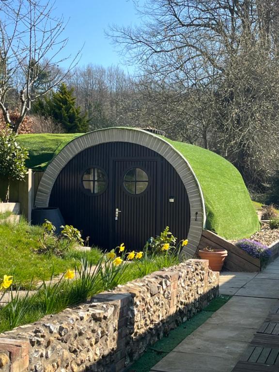 Five Cottages in the Kent Downs AONB, Hastingleigh - pet-friendly stay