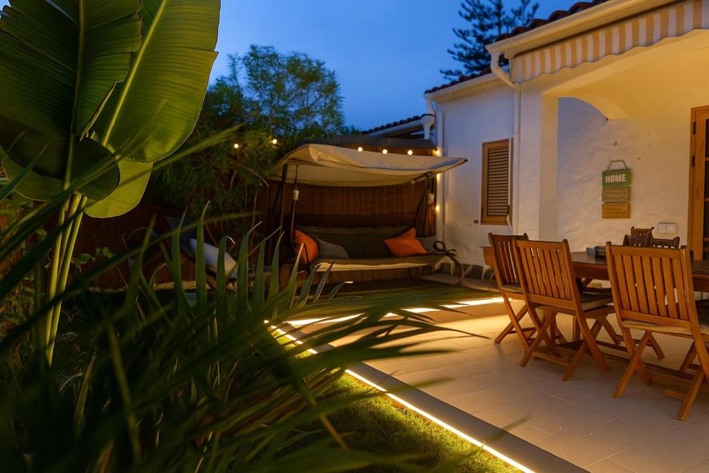 BuzzStays: 1-Bed Bungalow, Garden, Near Yumbo & Beach - 2
