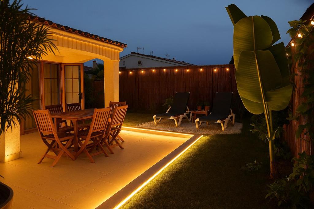 BuzzStays: 1-Bed Bungalow, Garden, Near Yumbo & Beach - 4