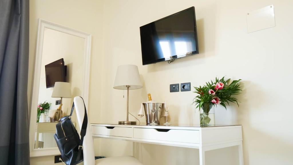 4 SPA Hotel — Hotel rooms in Cannizzaro, Sicily