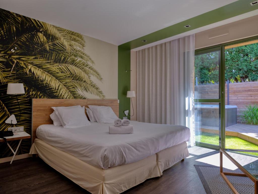 Logis Hotel Domaine du Moulin Cavier - Restaurants & Spa 전경
