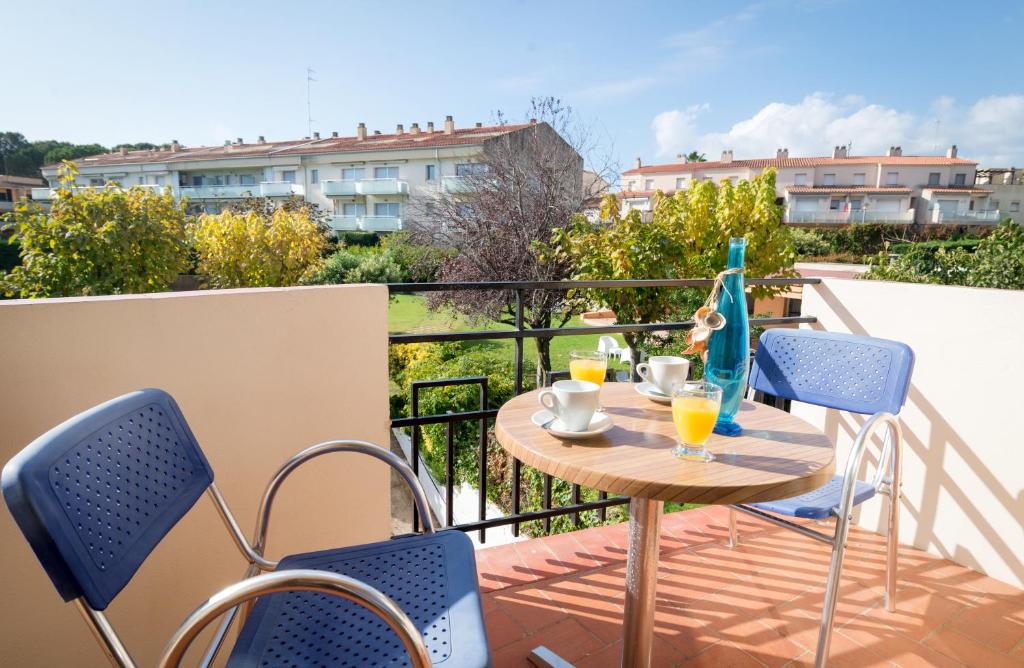 Hotel Ancora — Hotel building in Palamos, Catalonia