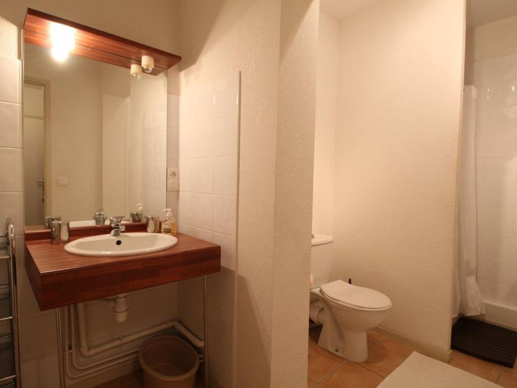 Appartement de 45m² avec balcon, 5 couchages, à 300m des pistes et commerces, bien équipé - FR-1-572-103 - 3