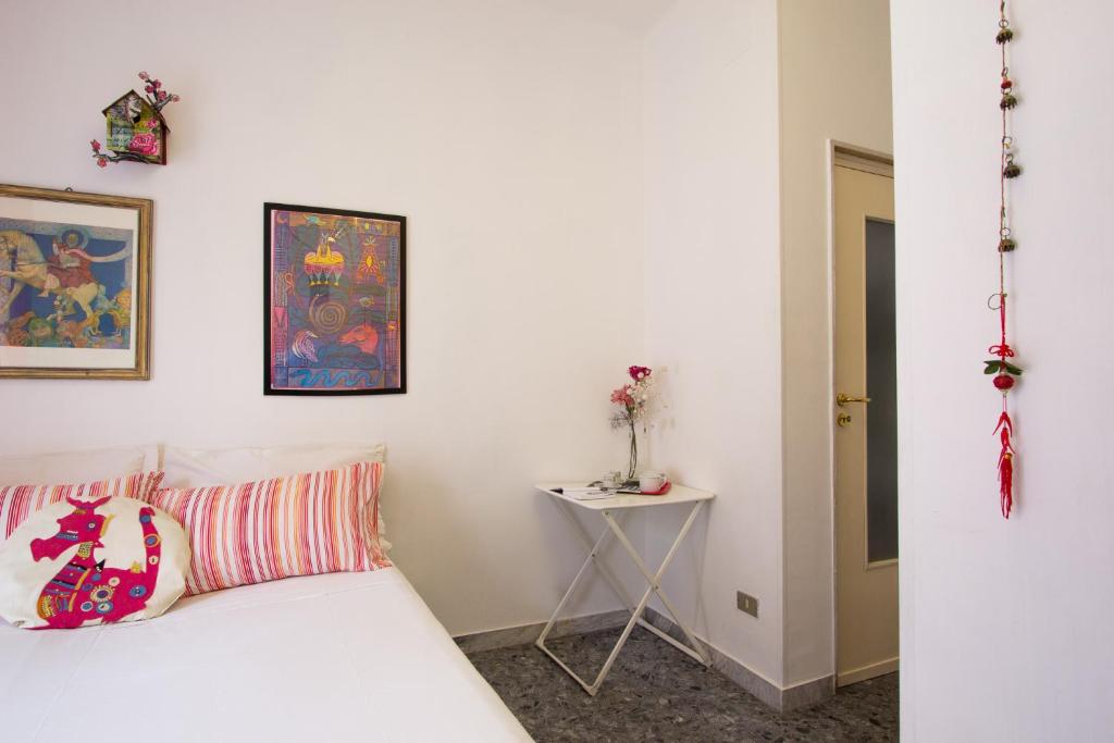 Private Room, kitchen corner and balcony - 1