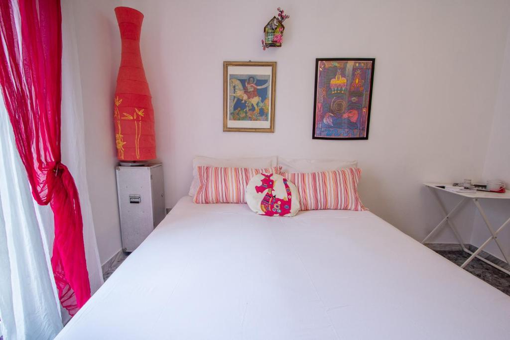 Private Room, kitchen corner and balcony - 3