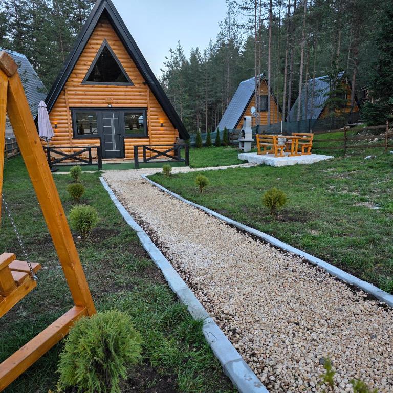 Pine forest-Black - 1