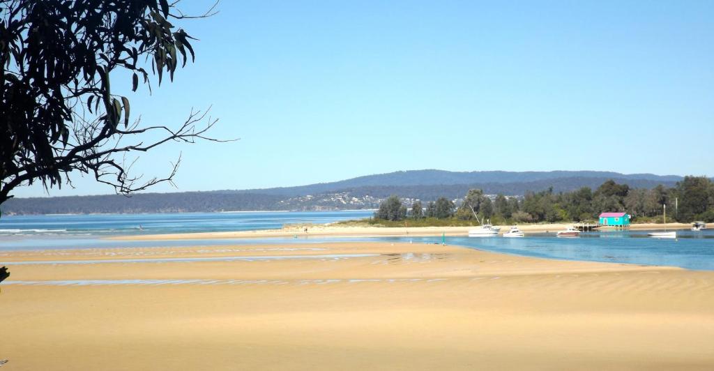 Surfside Merimbula Holiday Apartments photo