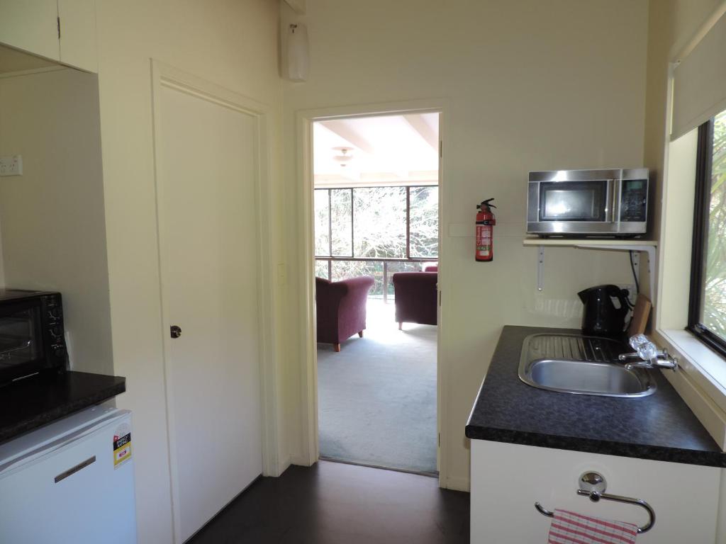 Kitchen, Waiheke Island Punga Lodge in Waiheke Island