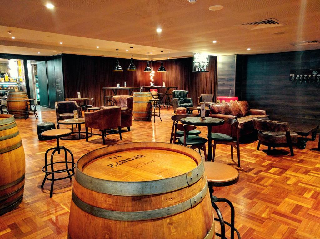 Bar/ Salón