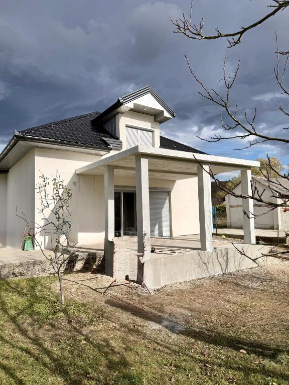 Peace Holiday Home - 4
