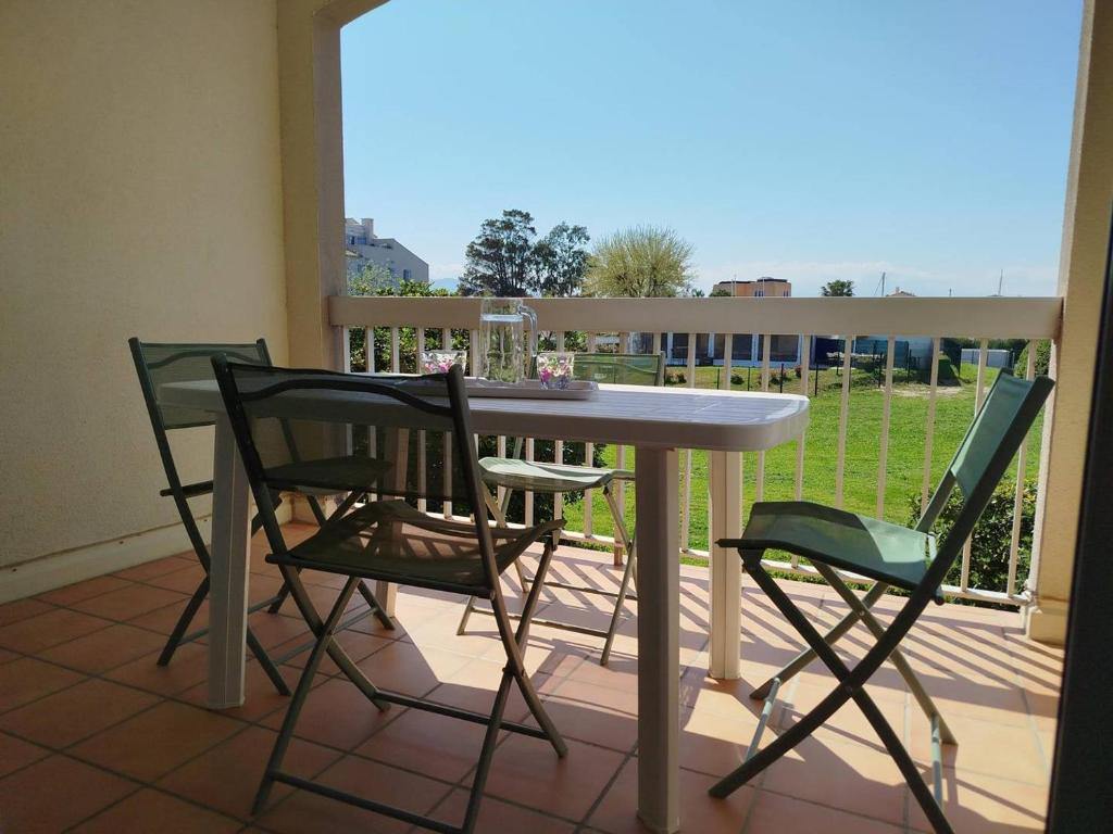 Cadre verdoyant proche mer pour ce T2 avec terrasse - 4CAR113 - 2