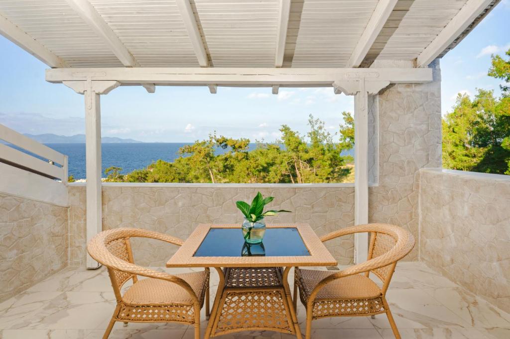 Leandros Hotel バルコニー/テラス