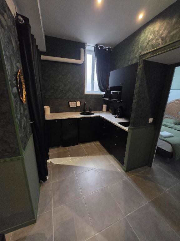 Love room - Jacuzzi - Salle de jeux complète - 4