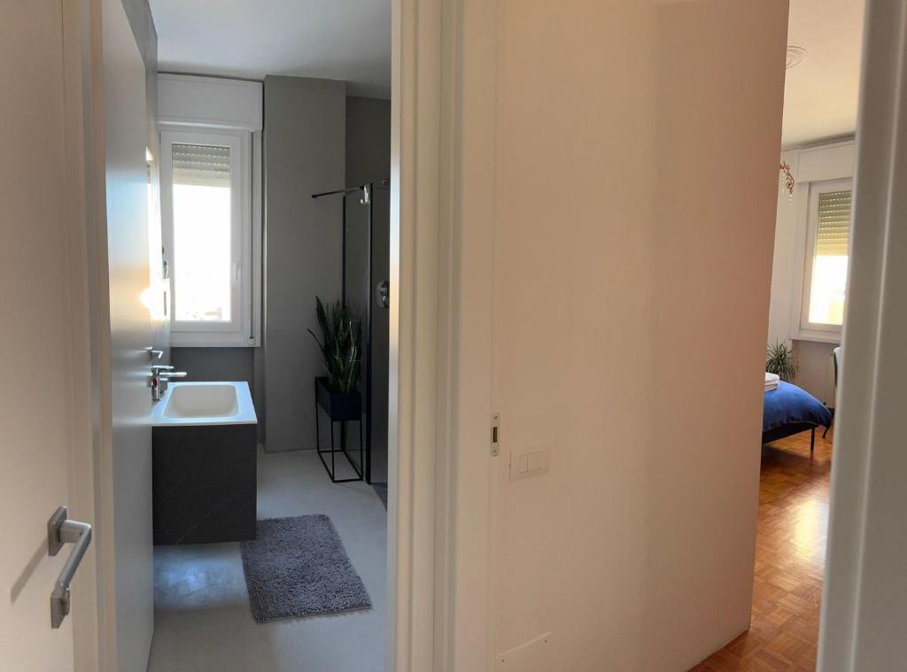 Alla Torre - Room & Private Bathroom - 3
