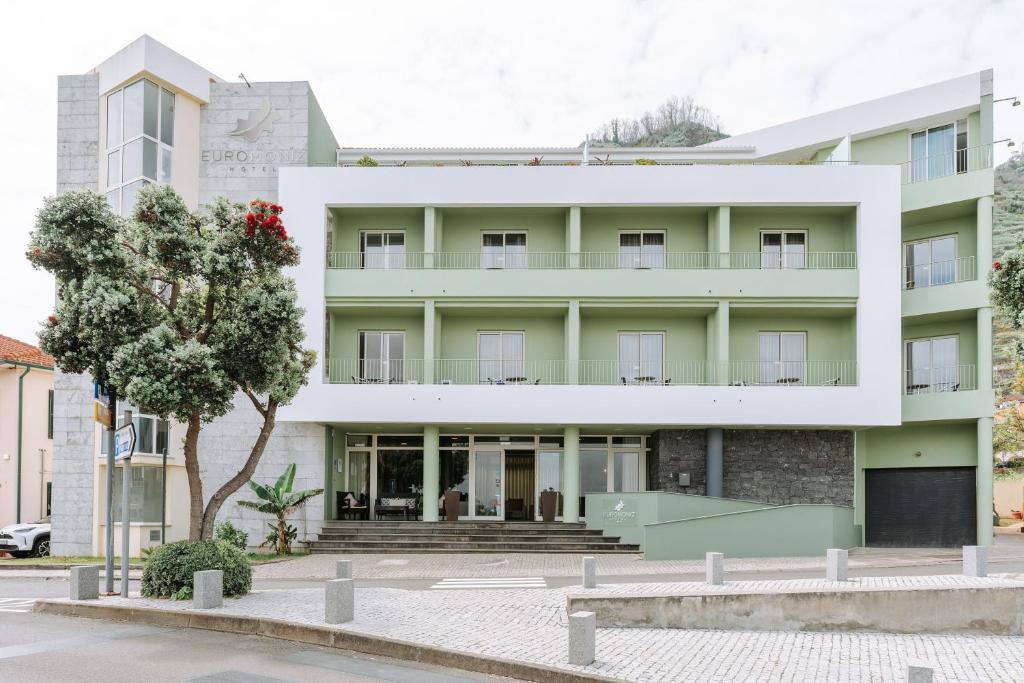 Hotel Euro Moniz — Hotel building in Porto Moniz, Madeira