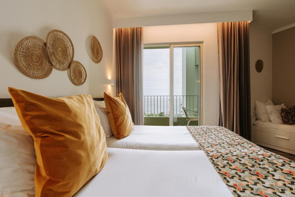 Hotel Euro Moniz — Hotel rooms in Porto Moniz, Madeira