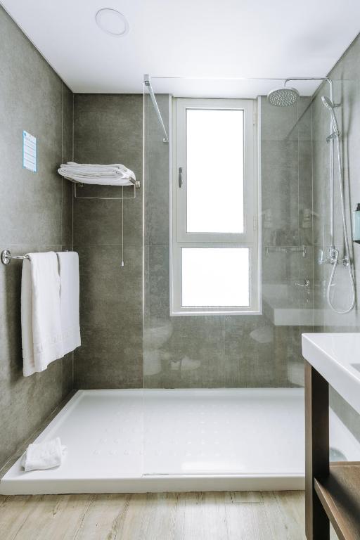 Hotel Euro Moniz — Hotel rooms in Porto Moniz, Madeira