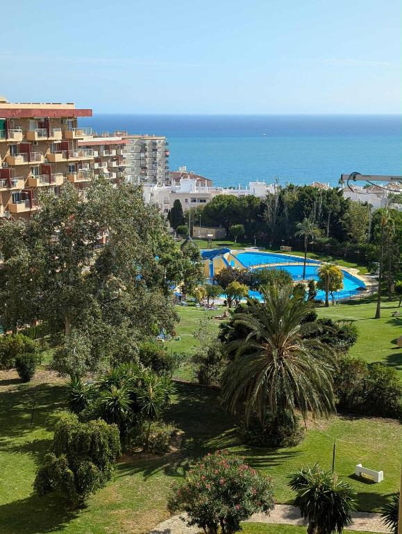 Sunny Seaview - 1