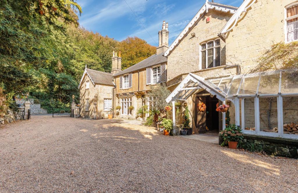 East Dene Estate photo 5