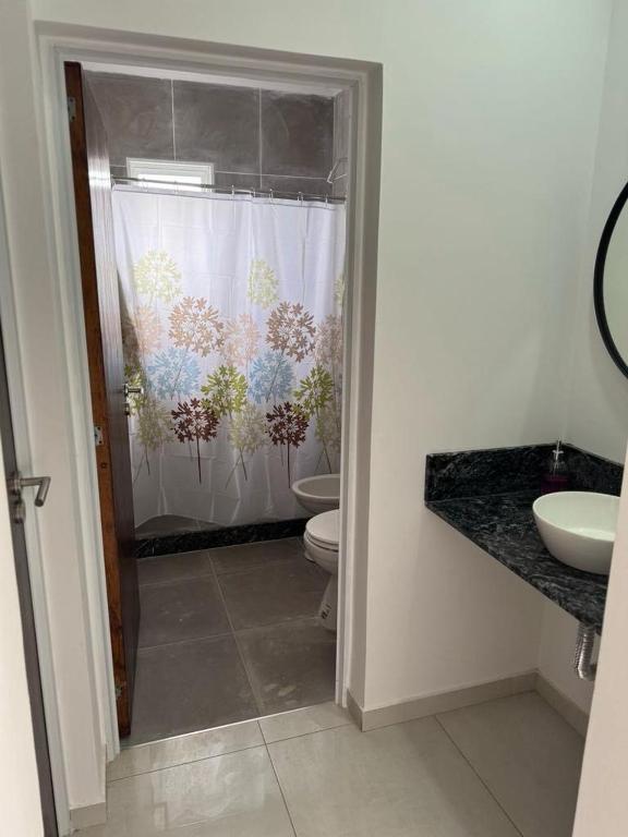 Casa con pileta en Roldan - 3