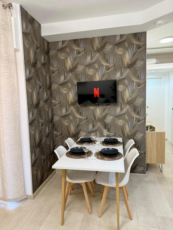 Uri House-Il tuo rifugio moderno a 300mt dalla metro C - 3
