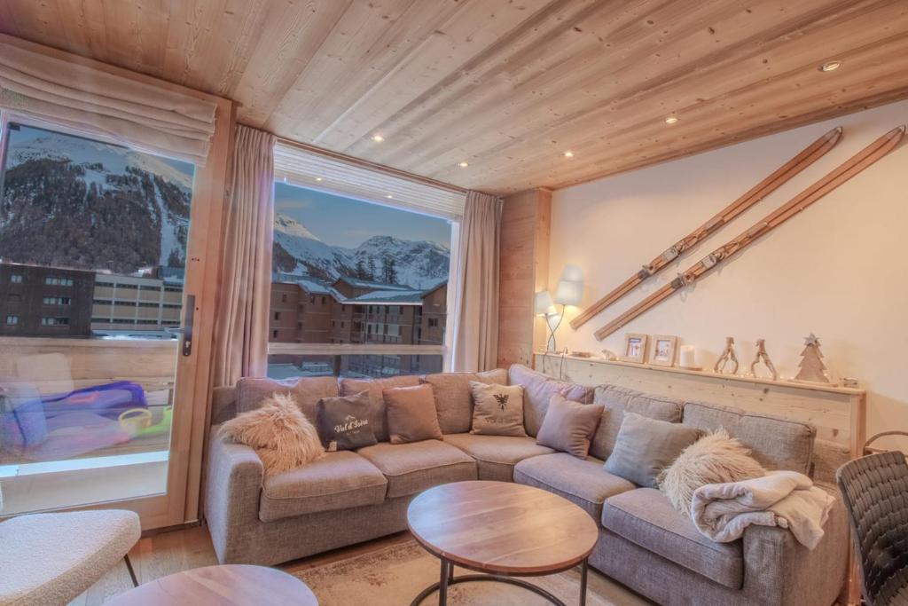 Superb bright and spacious apartment in the heart of Val d'Isère - 3