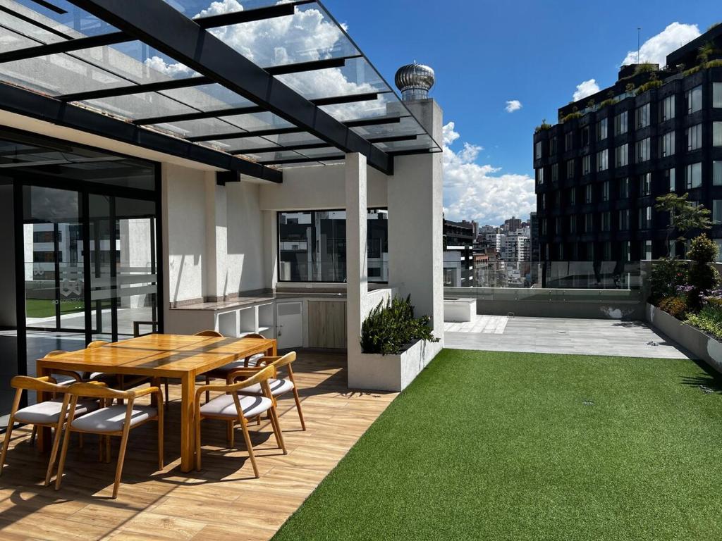 Departamento la Carolina - Centro financiero y comercial Quito - 1