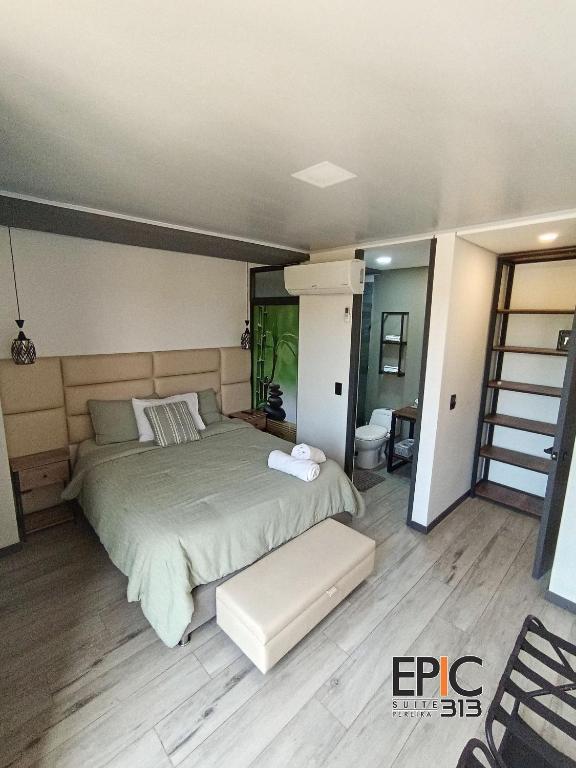 Epic Suite 313 Family Deluxe Airport 3 Rooms 10Pax - 4