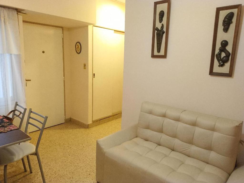 Depto 2 ambientes comodos, Av Luro, zona centro - 4