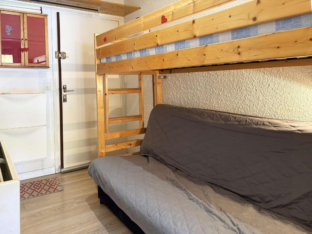 Studio skis aux pieds, centre station, vue pistes - FR-1-322-697 - 4