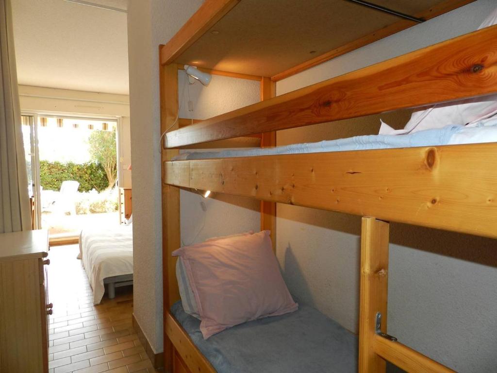 Studio à Bormes-les-Mimosas avec accès plage, terrasse et parking - FR-1-251-875 - 4