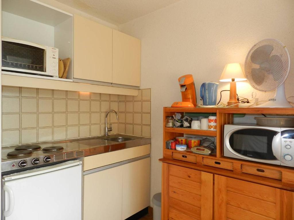 Studio à Bormes-les-Mimosas avec accès plage, terrasse et parking - FR-1-251-875 - 5