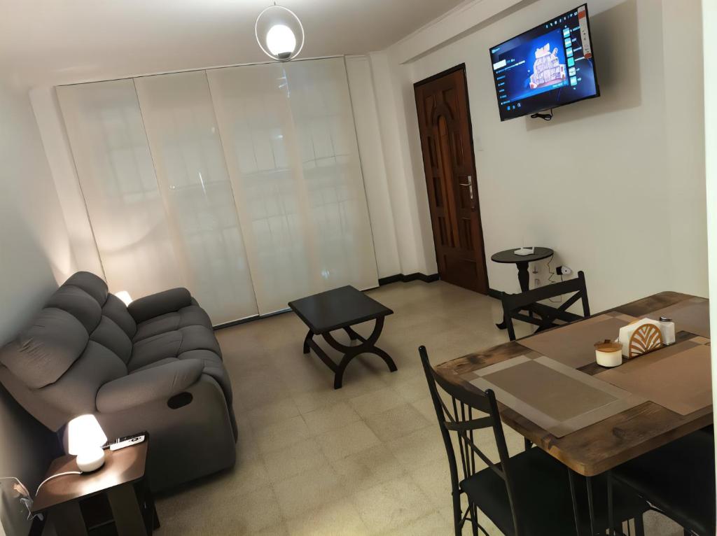 Apartamento Espacioso Como Nuevo con 2 Habitaciones y a 5 minutos de San Bernardino con Ascensor Operativo - 1