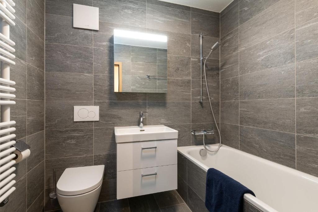 Beautiful Modern family apartment with free parking - 3