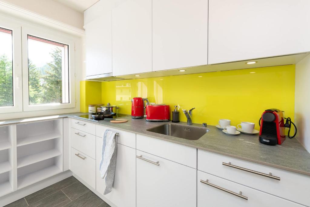 Beautiful Modern family apartment with free parking - 2