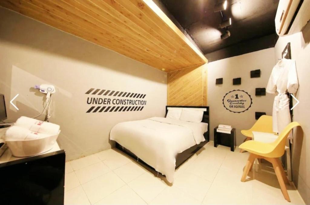 롱 스테이 호스텔 신촌 홍대 호텔 이미지 1