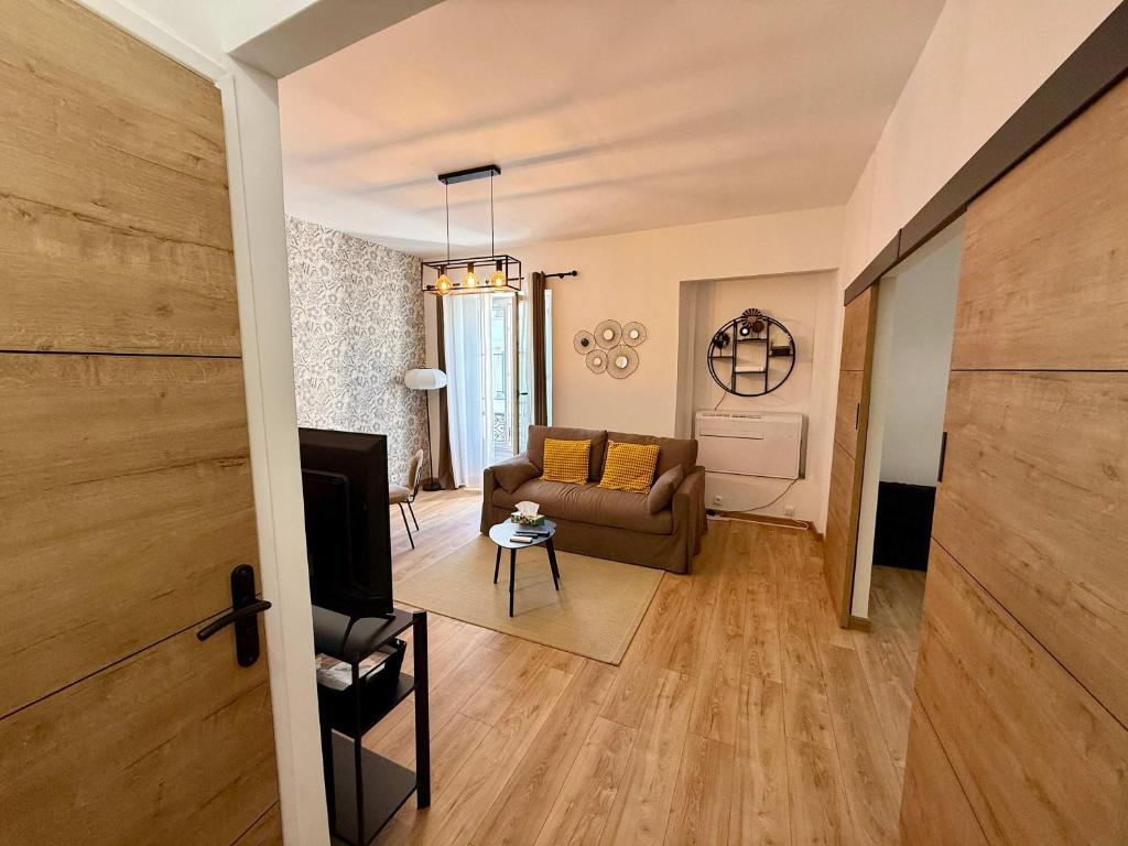 A006 Superbe Appartement dans le Carre d'Or-Cannes - 3