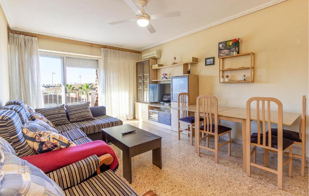 3 Bedroom Lovely Apartment In Santa Pola - 3
