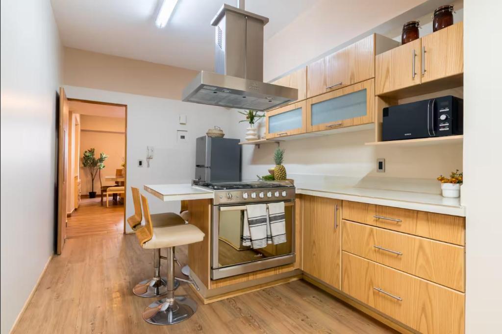 Huge 4BR super located - 5