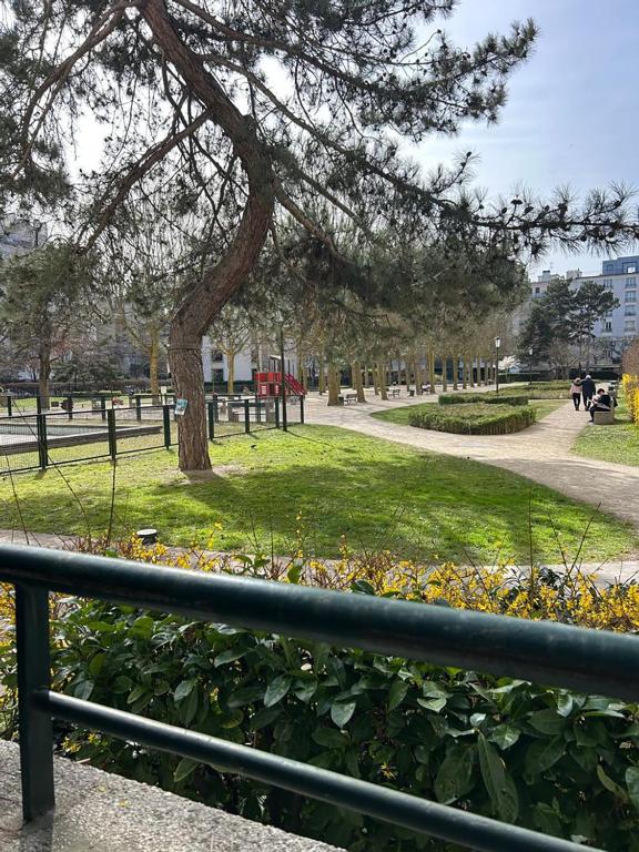 Appart calme avec Parking privé, Métro 3min, 12min Paris - 5