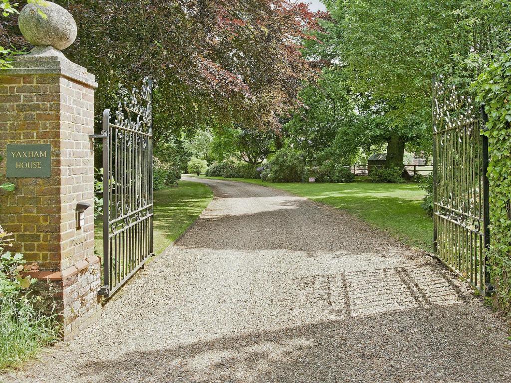 The Coach House, Yaxham photo 8