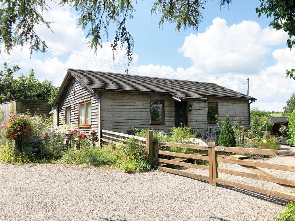 Challette at Timbertops exterior — pet-friendly cottage in Tiverton
